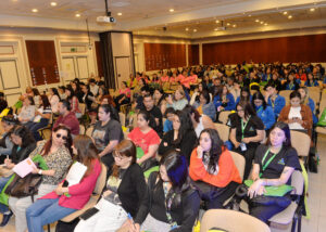 Asistentes escuchando la ponencia en el Seminario de Escuelas Hospitalarias.