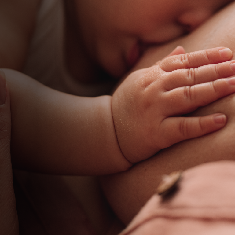 Explorando la salud integral: Campus Santiago Centro UDLA realiza taller sobre apego y lactancia materna