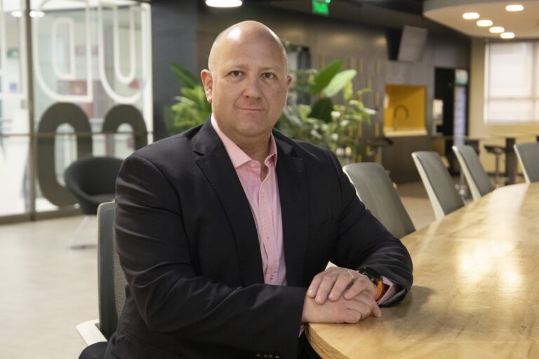 Académico de la Facultad de Comunicaciones y Artes de UDLA participa como docente invitado en doctorado de universidad hondureña