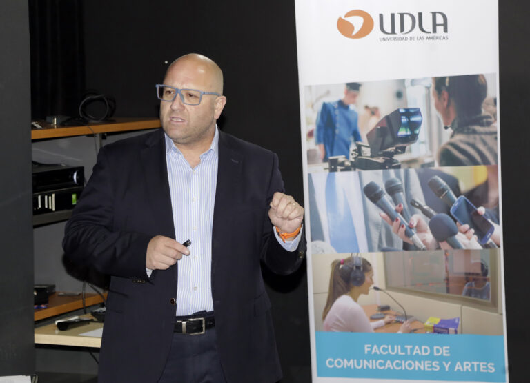 Observatorio de Nueva Ciudadanía de UDLA expone investigación a autoridades del Ministerio de Relaciones Exteriores de Chile