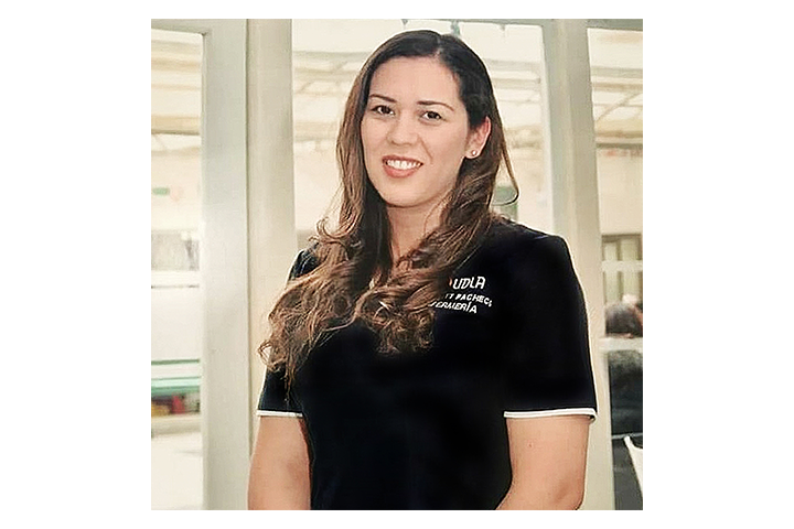 Egresada de Enfermería UDLA lidera búsqueda activa de casos de COVID-19 en La Calera